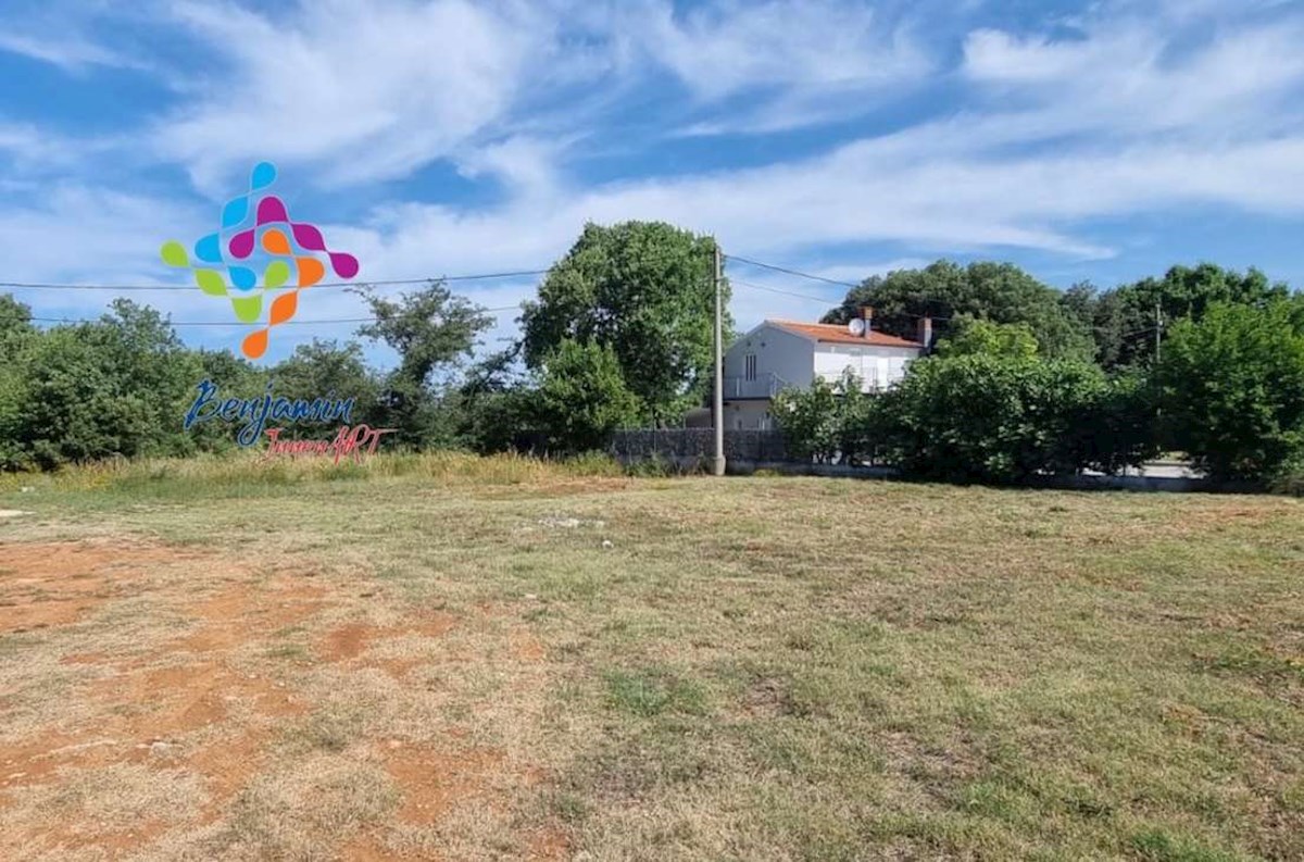 ŠTINJAN - Zazidljivo zemljišče na vrhunski lokaciji s projektom