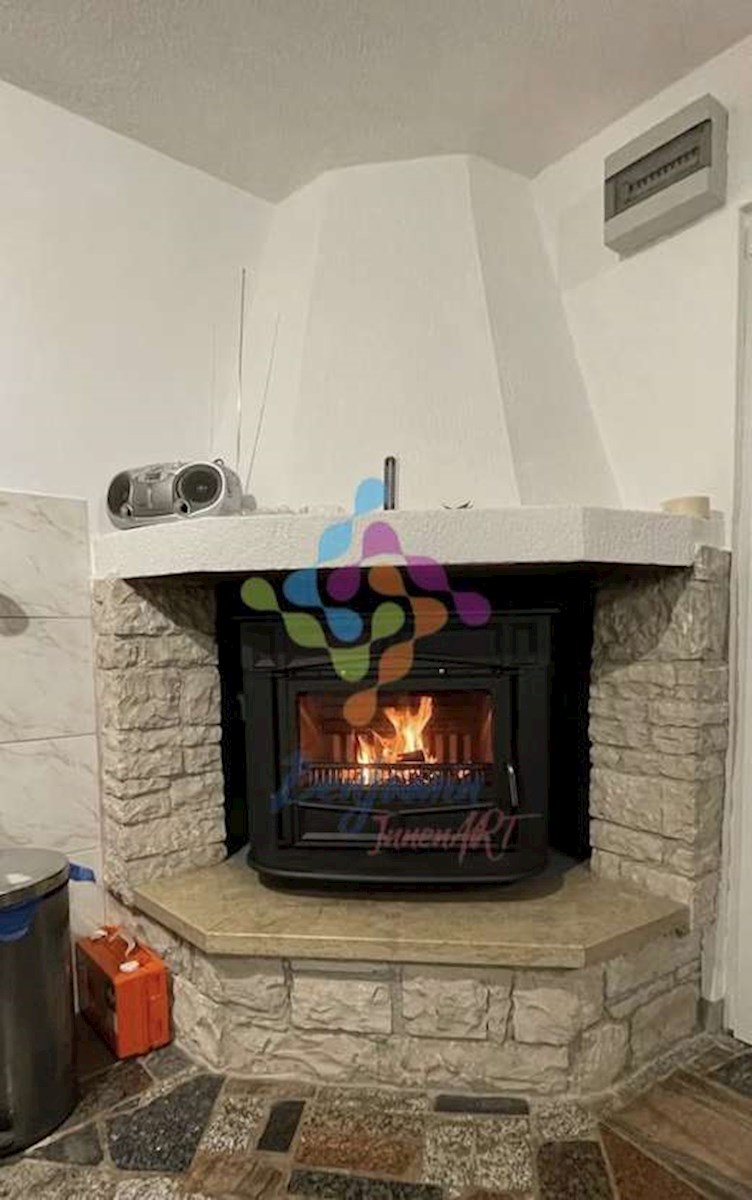 KAVRAN - Marčana - kamnita hiša z dvema apartmajema