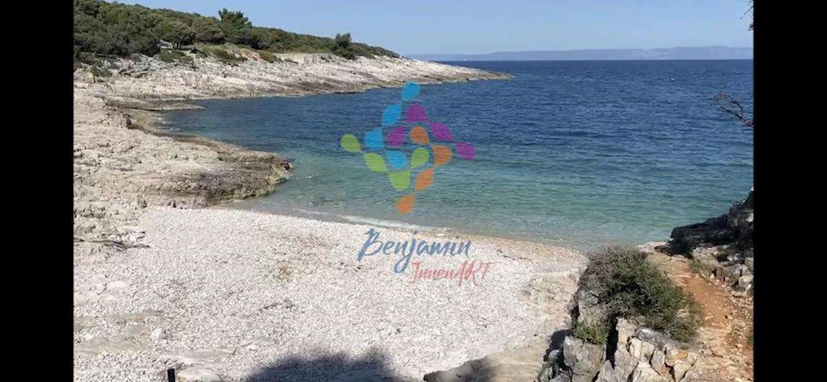 KAVRAN - Marčana - kamnita hiša z dvema apartmajema
