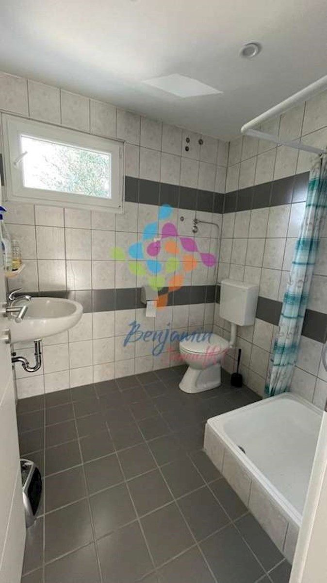 KAVRAN - Marčana - kamnita hiša z dvema apartmajema