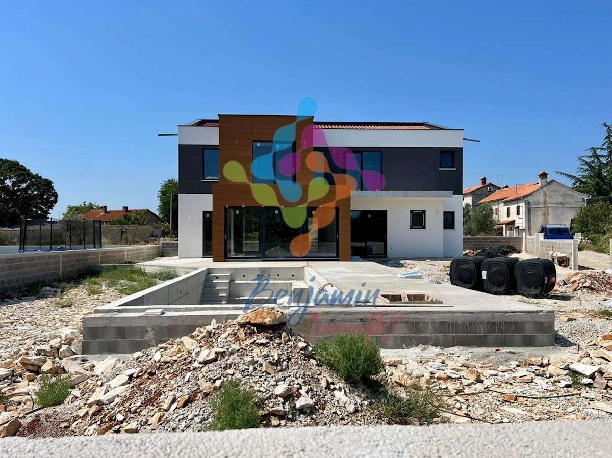 FAŽANA - VODNJAN - družinska hiša z bazenom