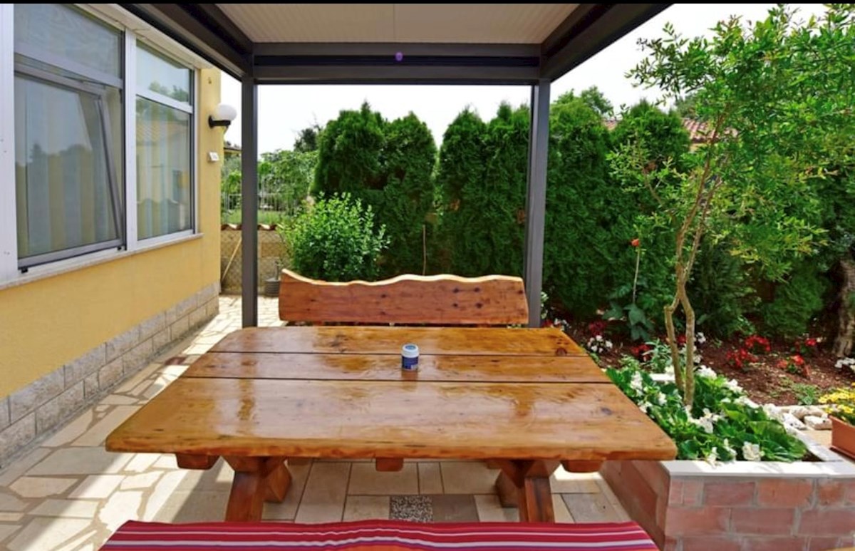 V bližini Poreč hiša s 5 apartmaji priložnost
