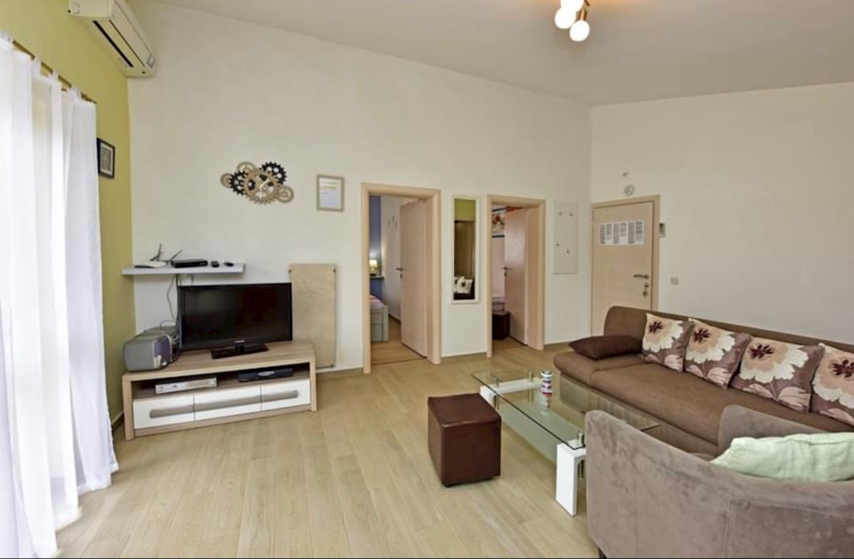 V bližini Poreč hiša s 5 apartmaji priložnost