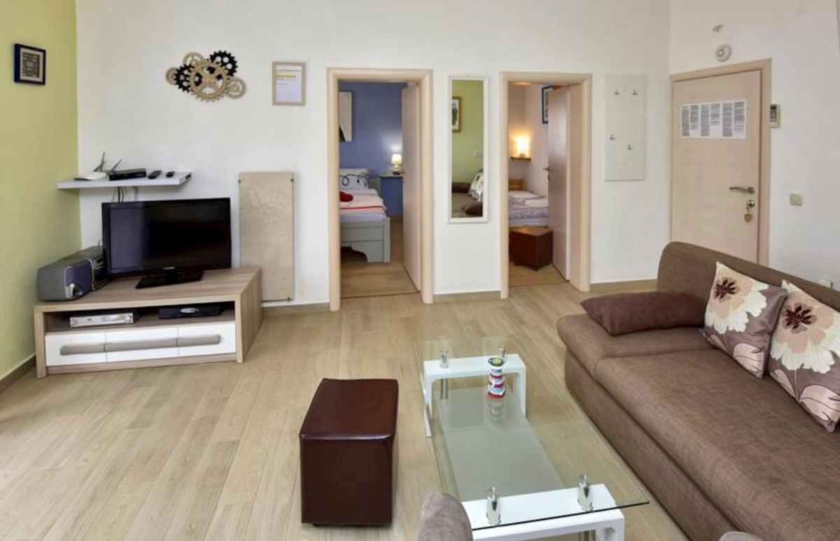V bližini Poreč hiša s 5 apartmaji priložnost