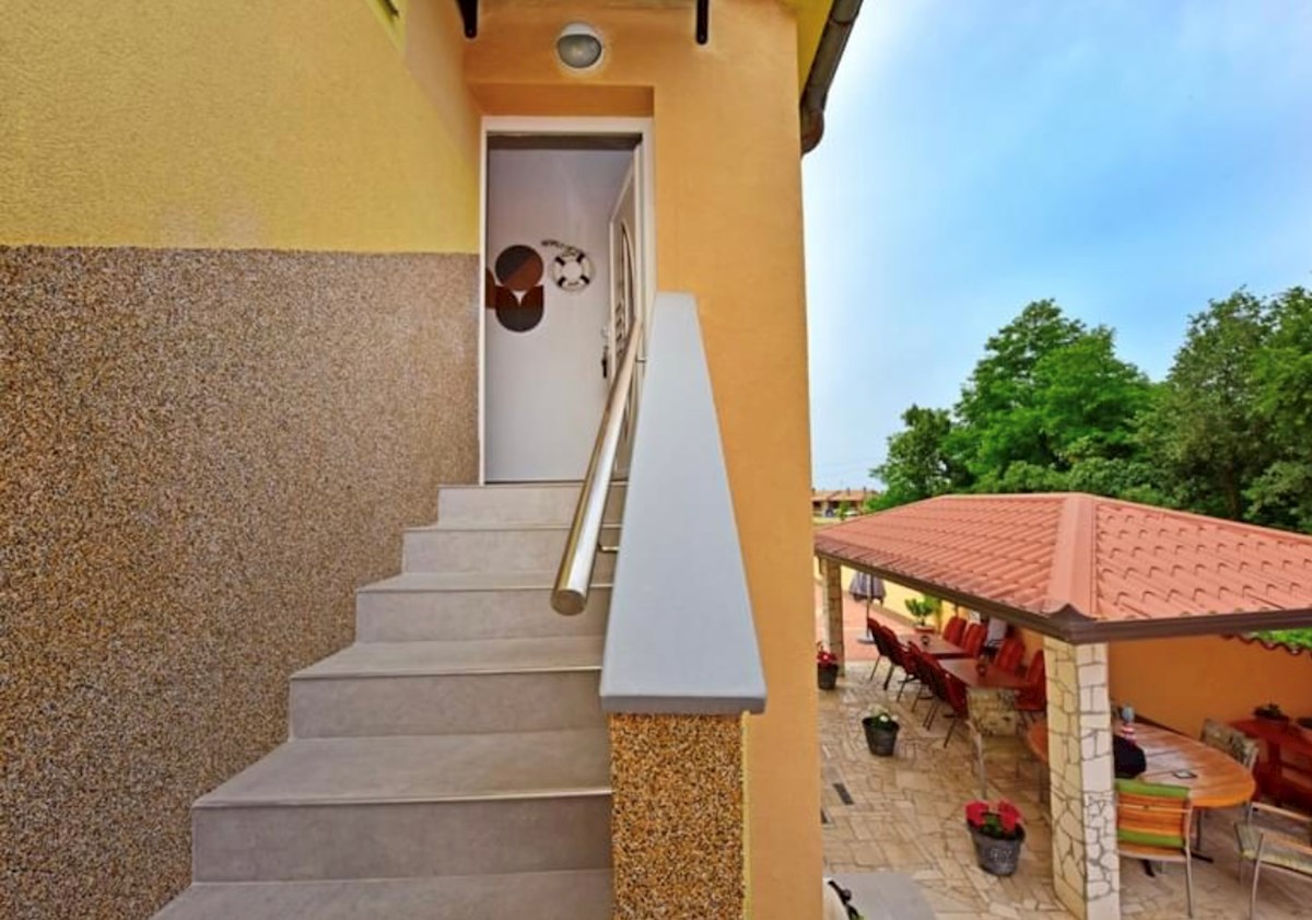 V bližini Poreč hiša s 5 apartmaji priložnost