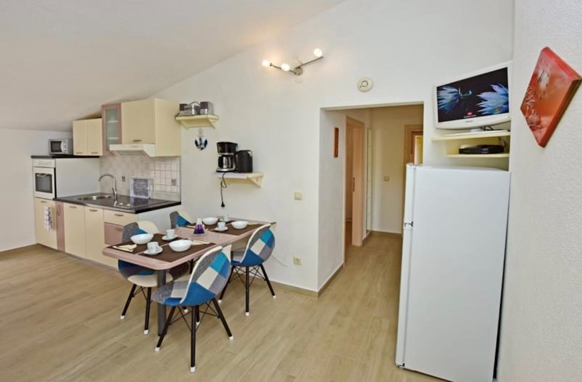 V bližini Poreč hiša s 5 apartmaji priložnost