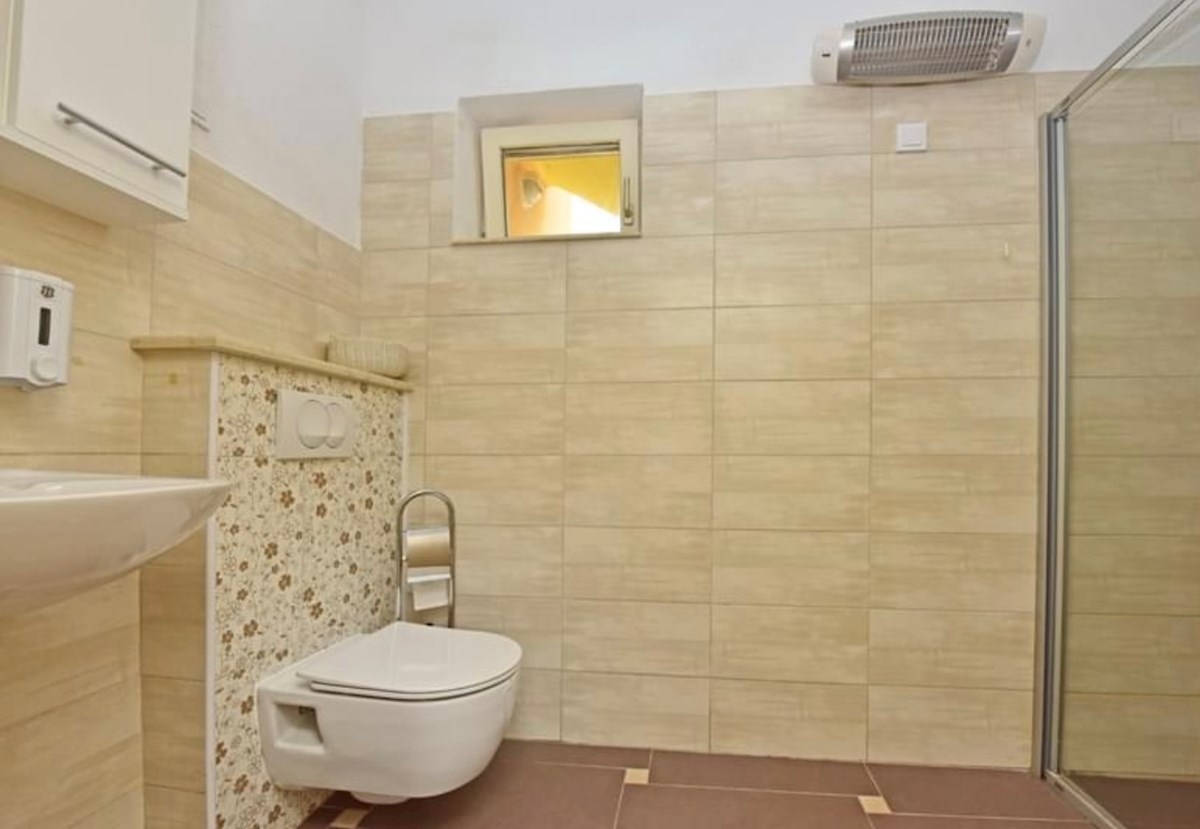 V bližini Poreč hiša s 5 apartmaji priložnost