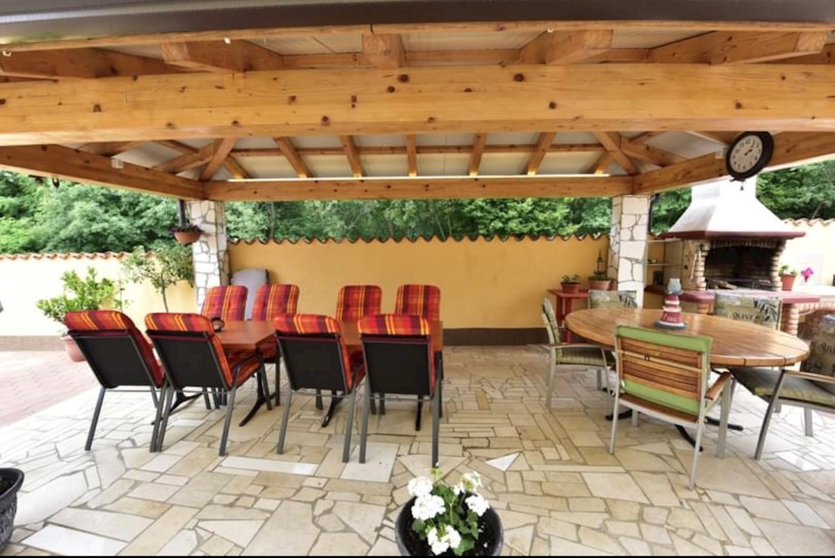 V bližini Poreč hiša s 5 apartmaji priložnost
