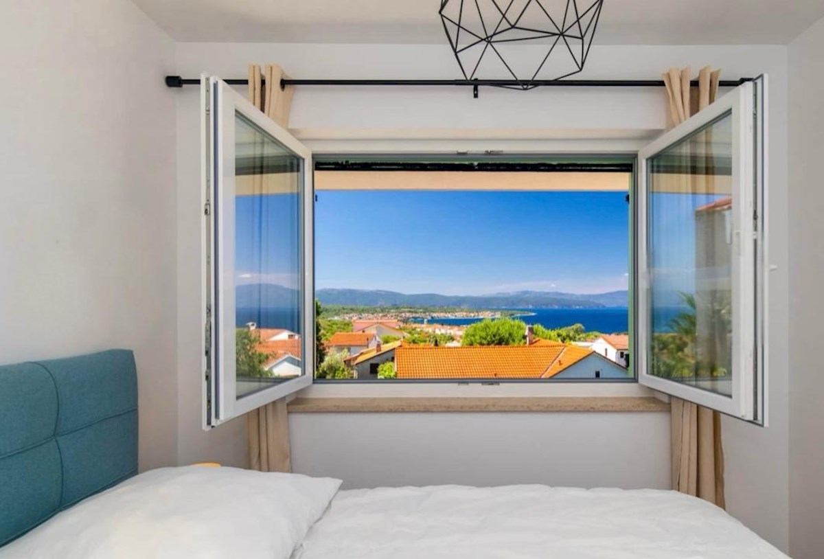 ISOLA DI KRK: Villa Completamente Arredata con Piscina