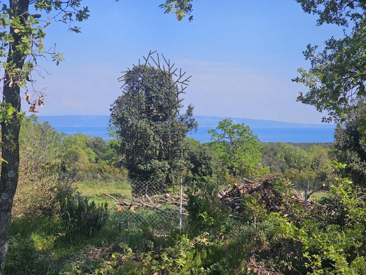 KRNICA - Več parcel z razgledom na morje