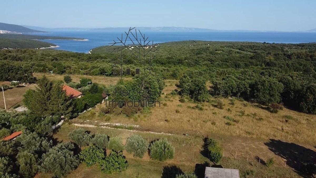 KRNICA - Več parcel z razgledom na morje