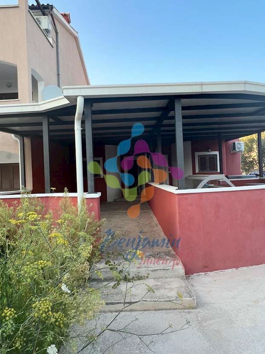 FAŽANA - dva apartmaja s pogledom na morje in 400m oddaljenost od plaže
