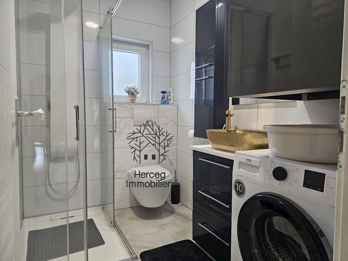 MEDULIN – Stanovanje v pritličju z vrtom