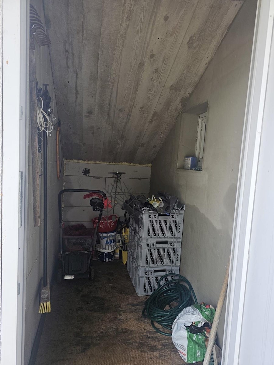 MEDULIN – Stanovanje v pritličju z vrtom