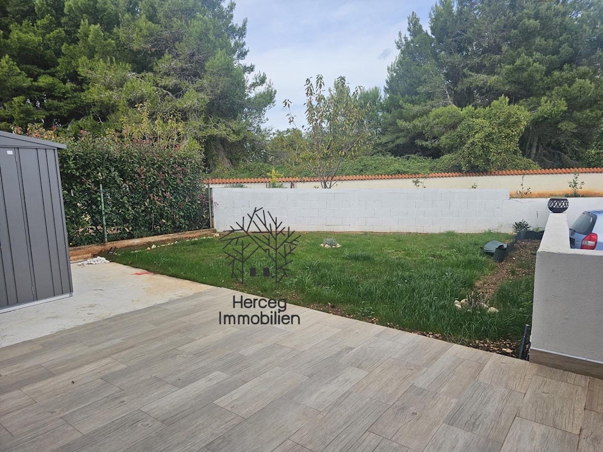 MEDULIN – Stanovanje v pritličju z vrtom