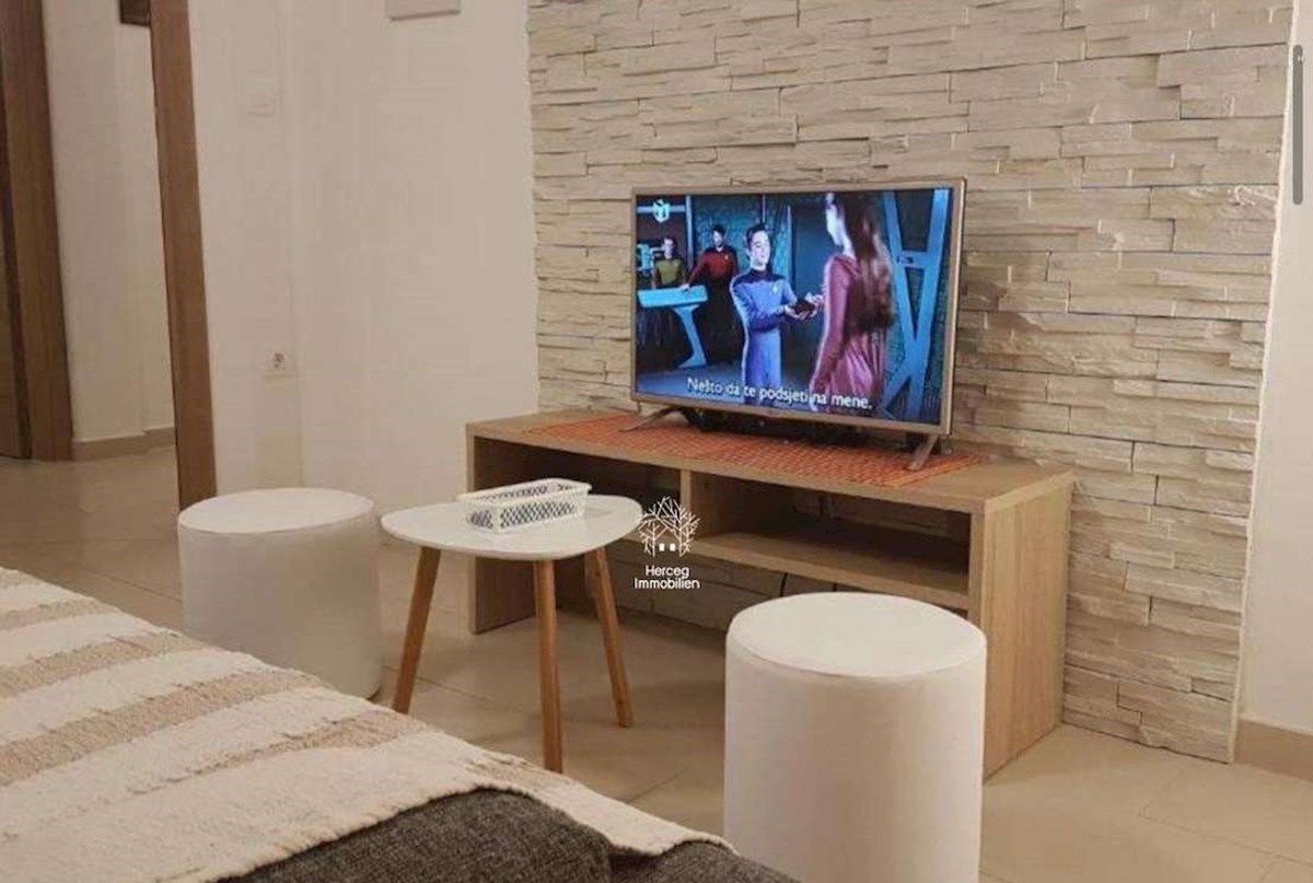 PULA - Štirisobno stanovanje v pritličju na odlični lokaciji