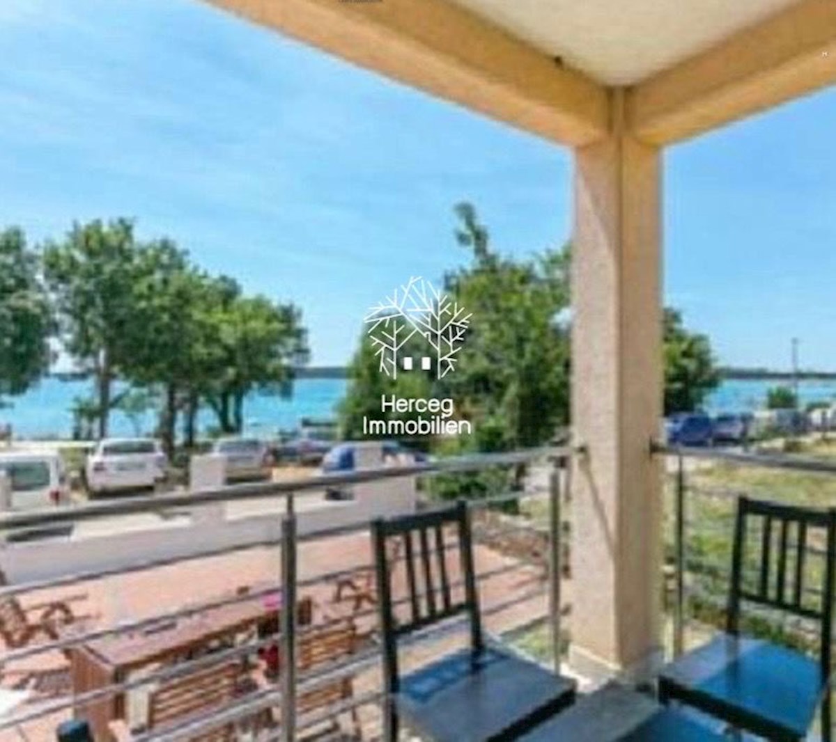 MEDULIN – Trisobno stanovanje le 30 m od morja
