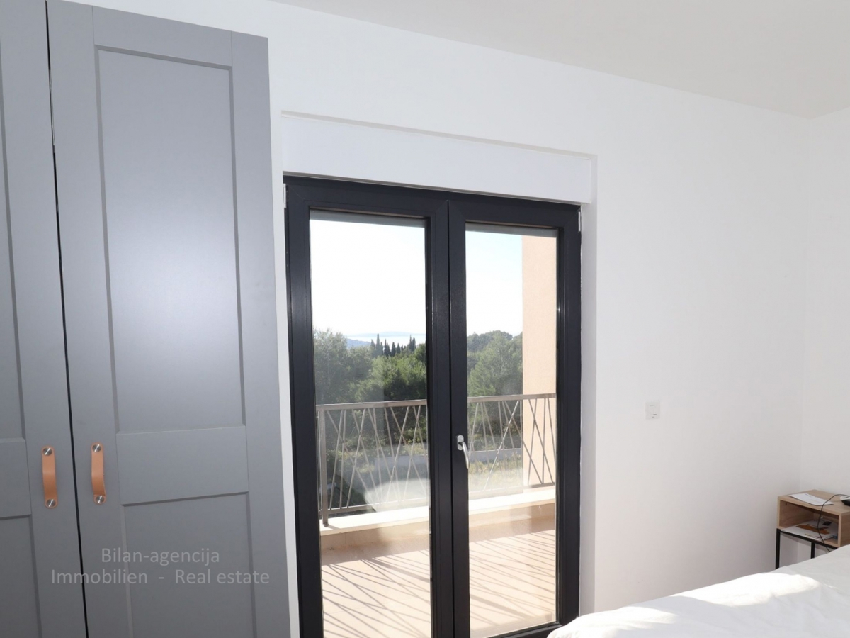 Luksuzna polovica dvojne kuće, Vodice