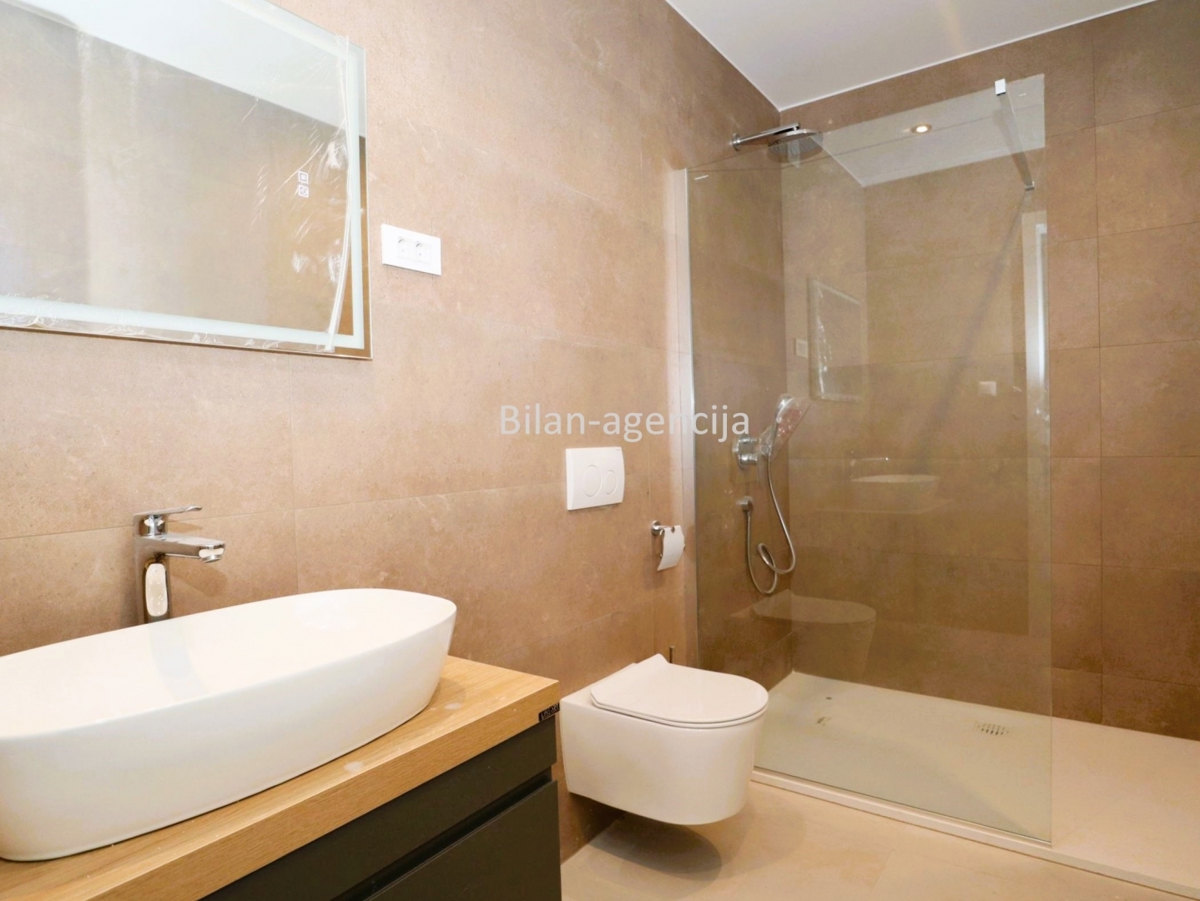 Apartma/Stanovanje Vodice, 138,83m2