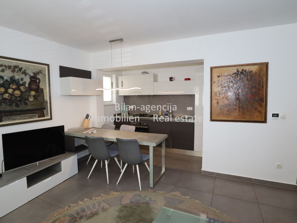 Hiša Vodice, 310m2