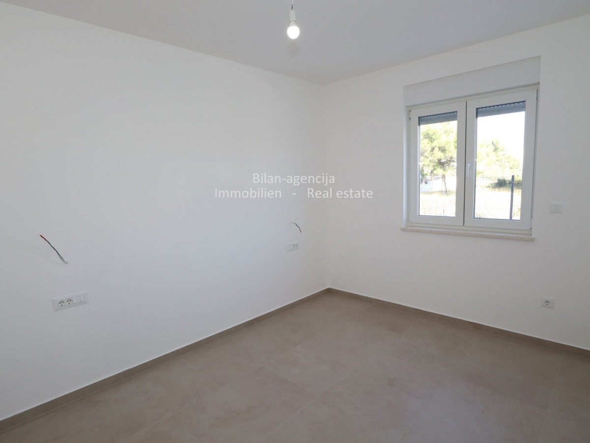 Apartma v pritličju, z vrtom, novogradnja, 223.617€ 