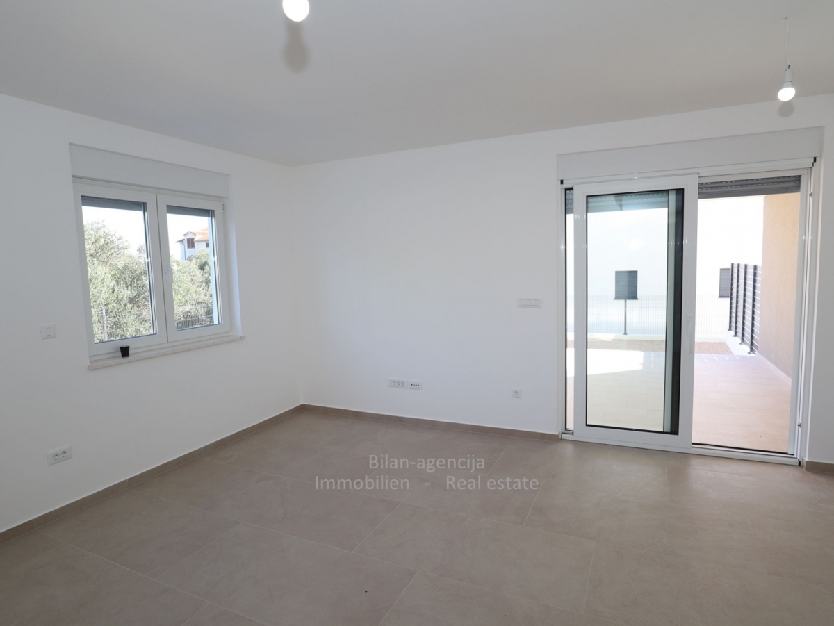 Apartma v pritličju, z vrtom, novogradnja, 223.617€ 