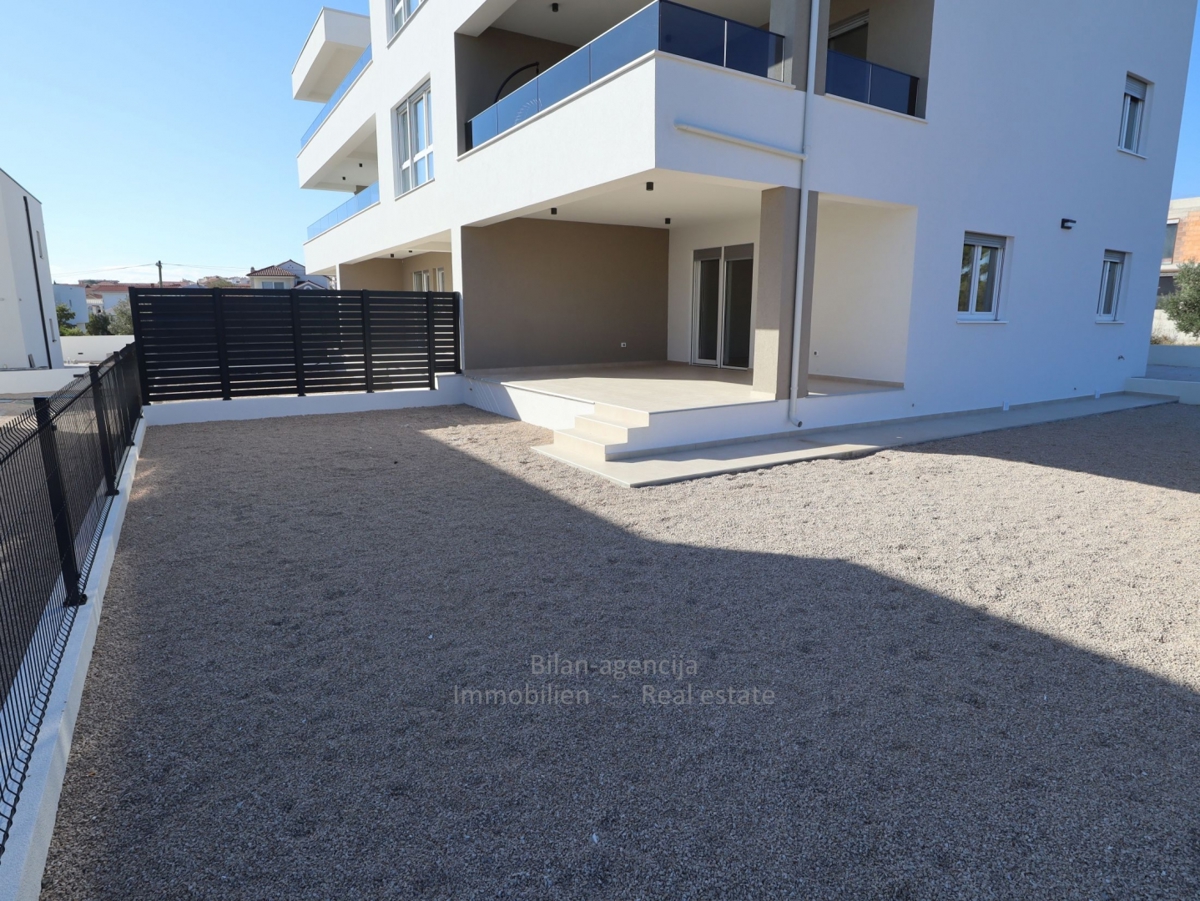 Apartma v pritličju, z vrtom, novogradnja, 223.617€ 