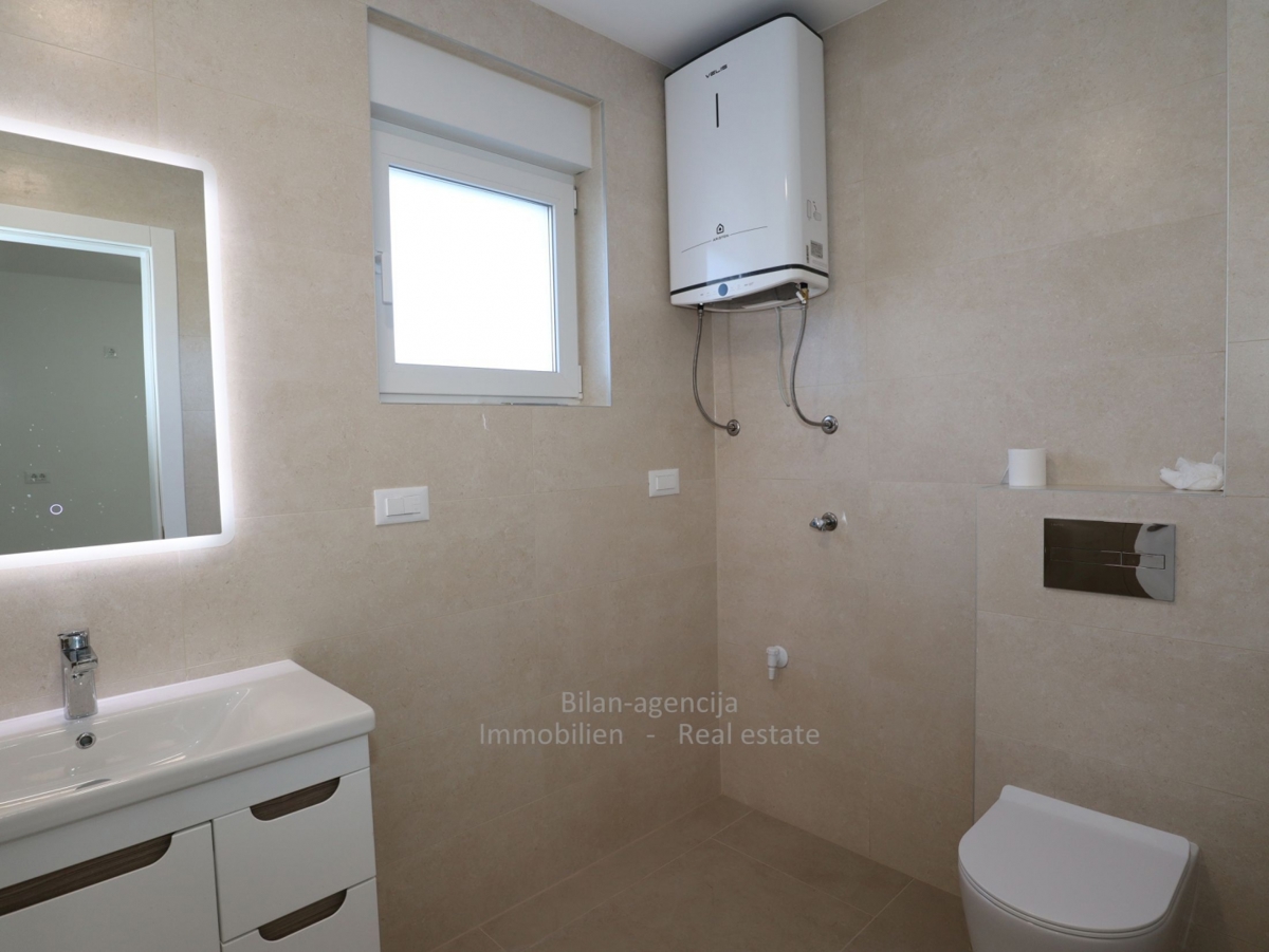 Apartma v pritličju, z vrtom, novogradnja, 223.617€ 