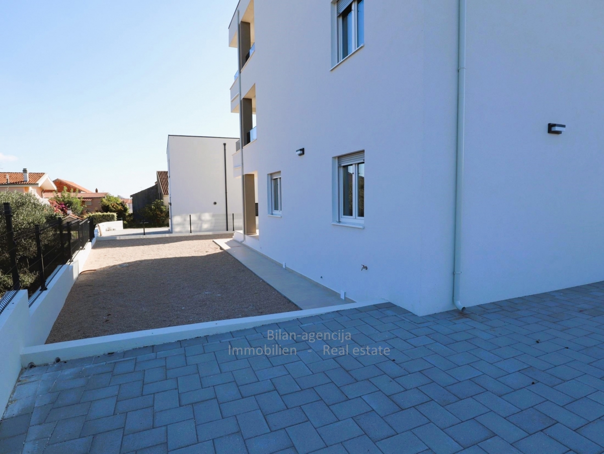 Apartma v pritličju, z vrtom, novogradnja, 223.617€ 