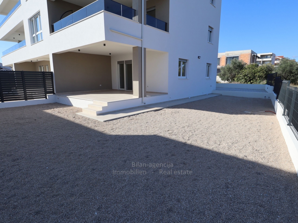 Apartma v pritličju, z vrtom, novogradnja, 223.617€ 