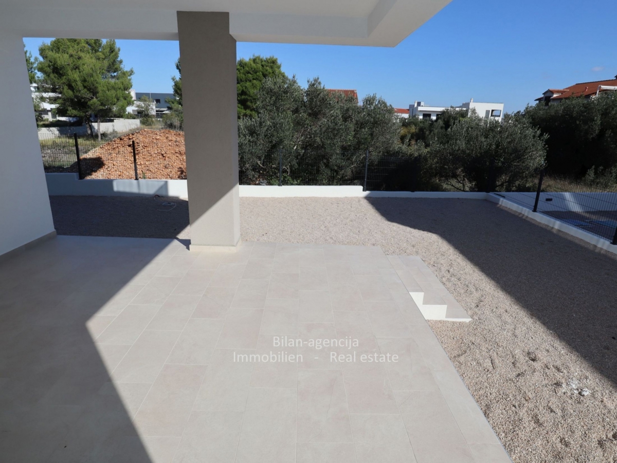 Apartma v pritličju, z vrtom, novogradnja, 223.617€ 