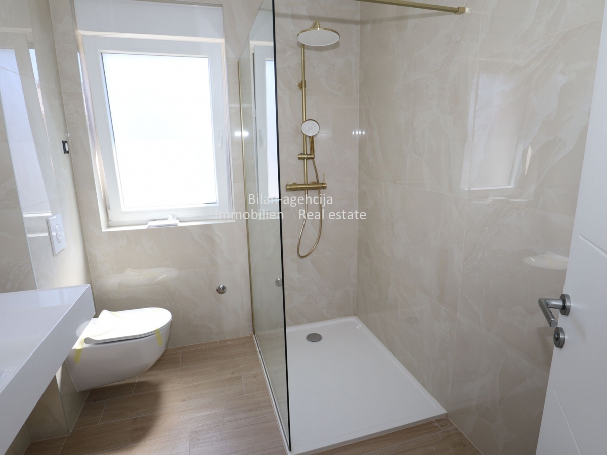 Stanovanje, 69.40m2, Vodice, 350 m od kvadrata, 280000 €