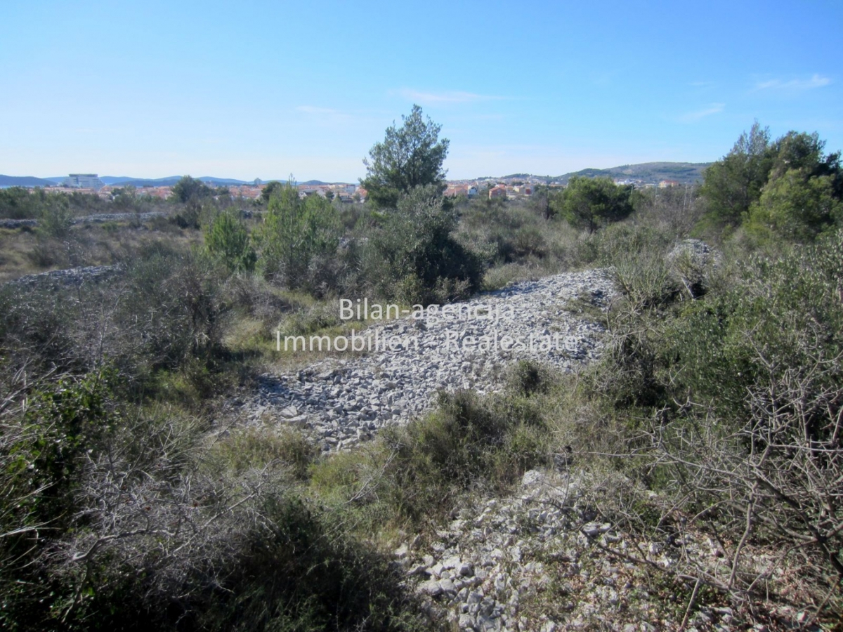 Zemljišče Vodice, 9.000m2