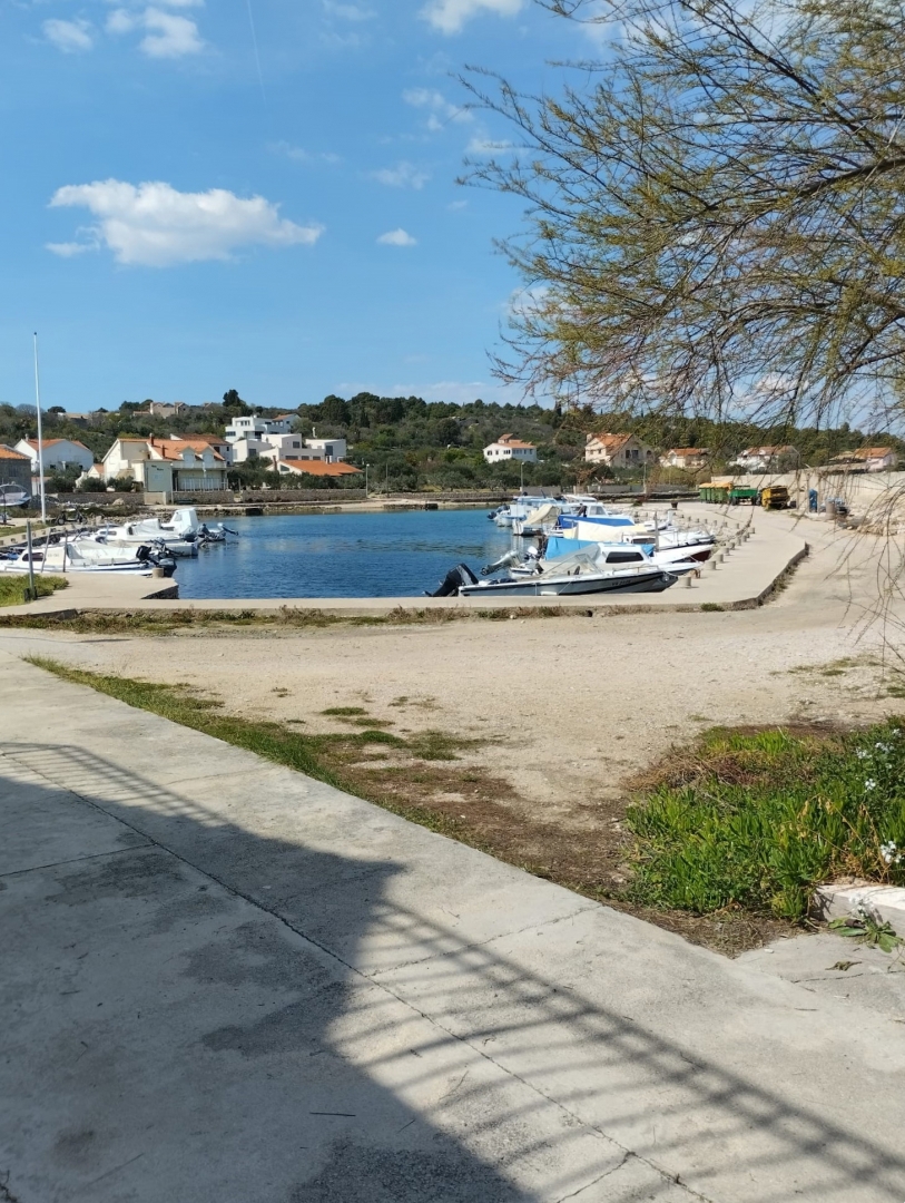 Zemljišče Prvić Šepurine, Vodice, 854m2