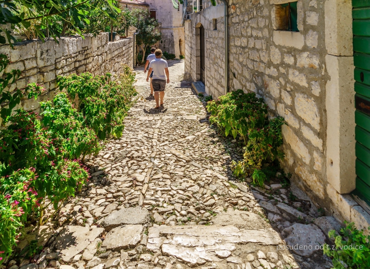 Zemljišče Prvić Šepurine, Vodice, 854m2