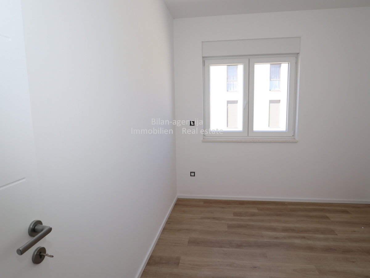 Vodice, prodaja apartma, le 350 m od morja, 91,73 m2.