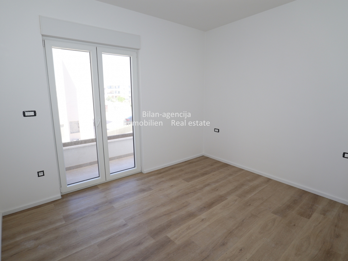 Vodice, prodaja apartma, le 350 m od morja, 91,73 m2.