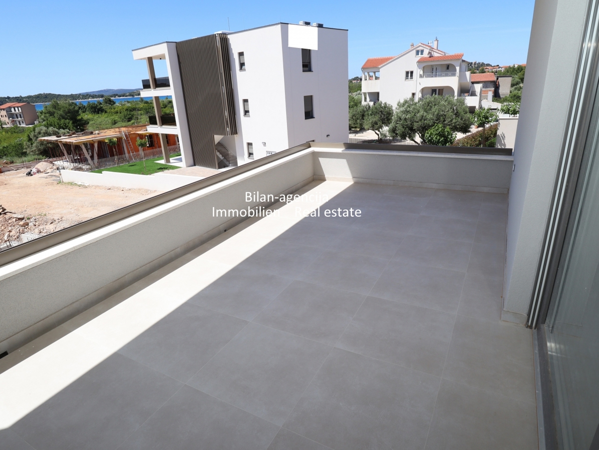 Vodice, prodaja apartma, le 350 m od morja, 91,73 m2.