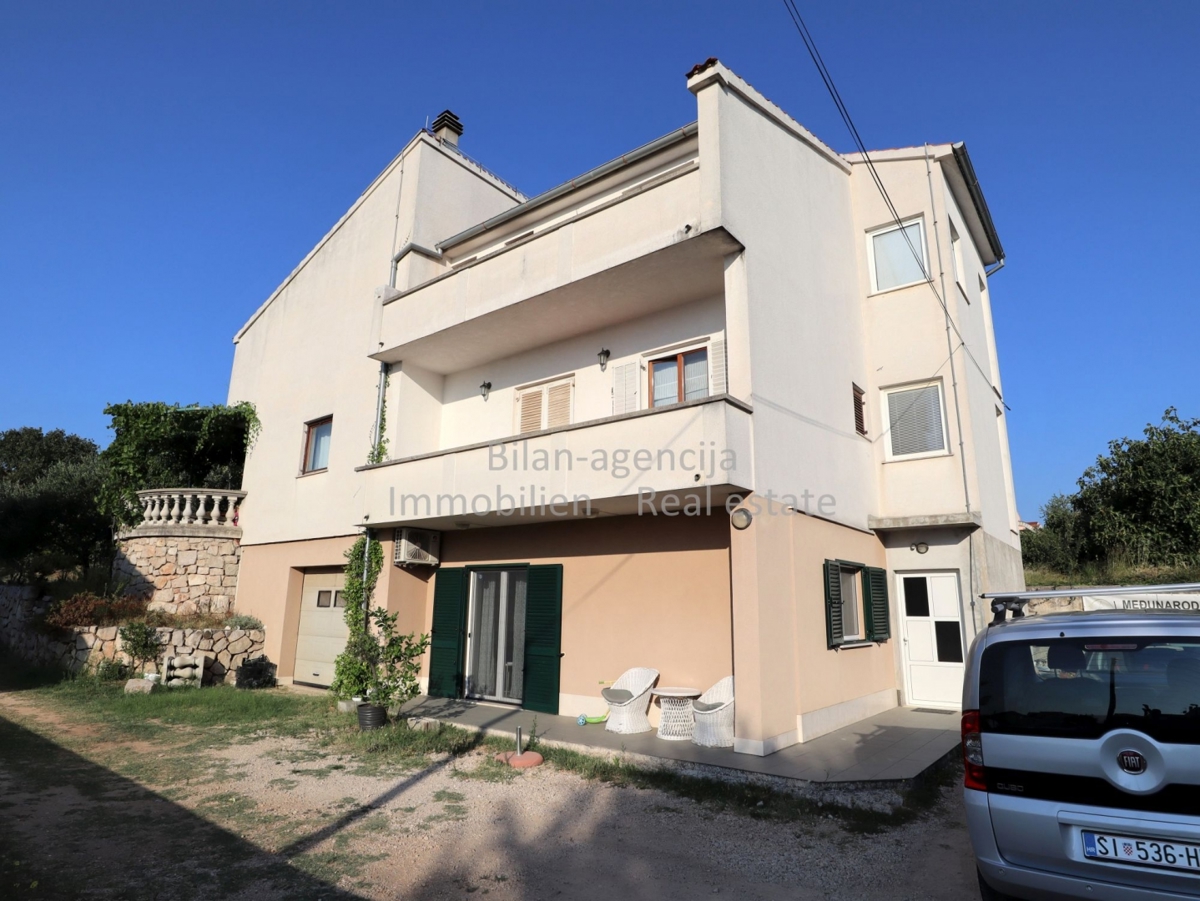 Hiša Vodice, 564m2