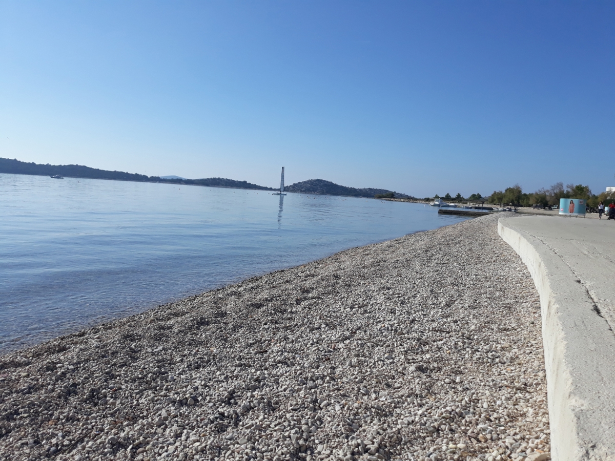 Apartma v pritličju, vrt, zelo blizu plaže, Vodice, 320.000€