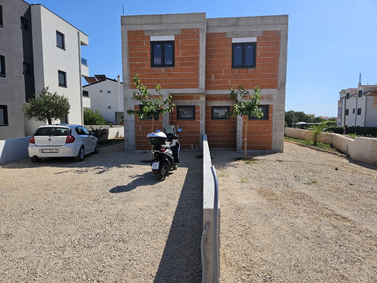 Dvojček, Vodice, Dalmacija