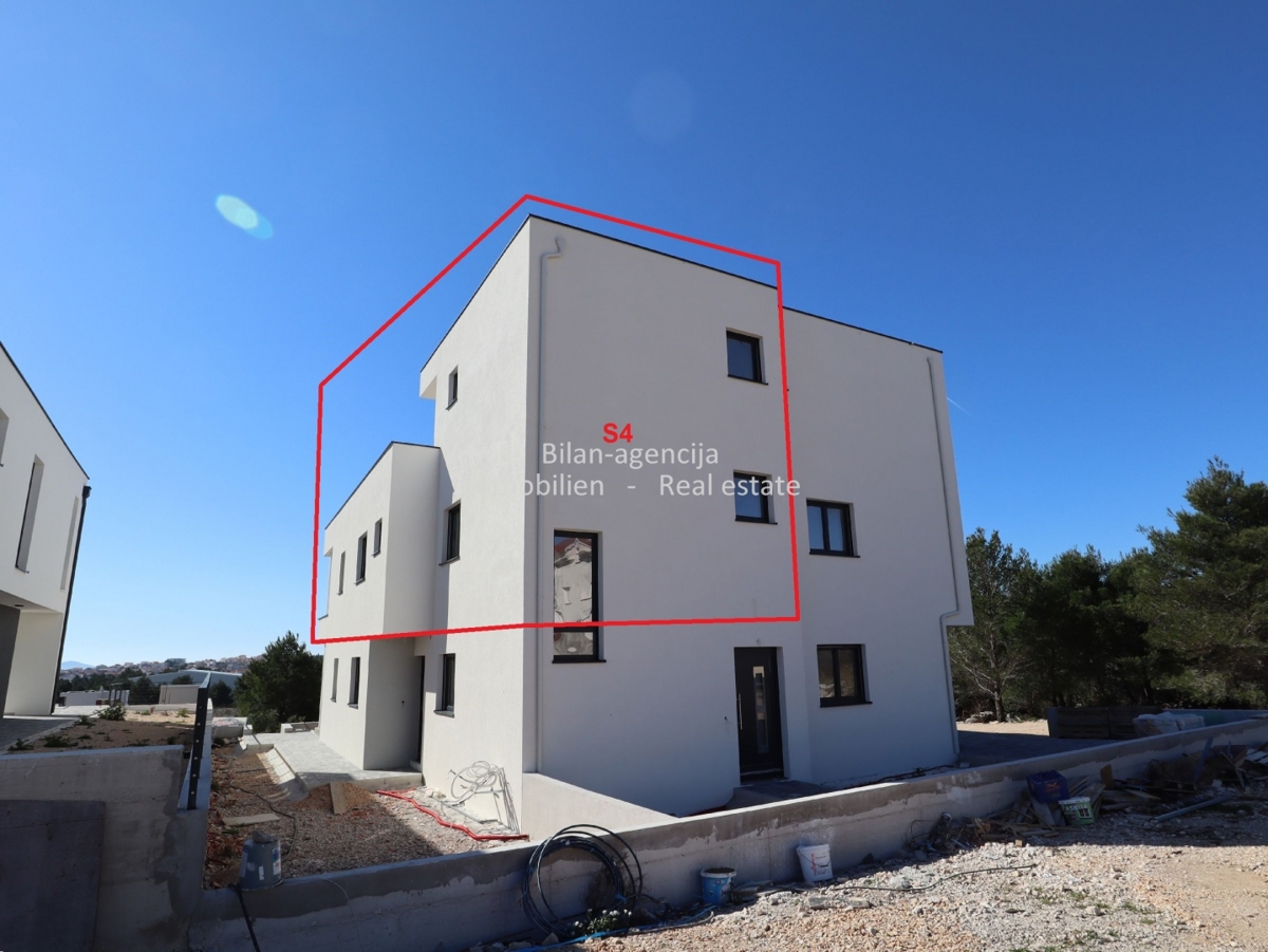 Novo stanovanje s pogledom na morje, strešna terasa