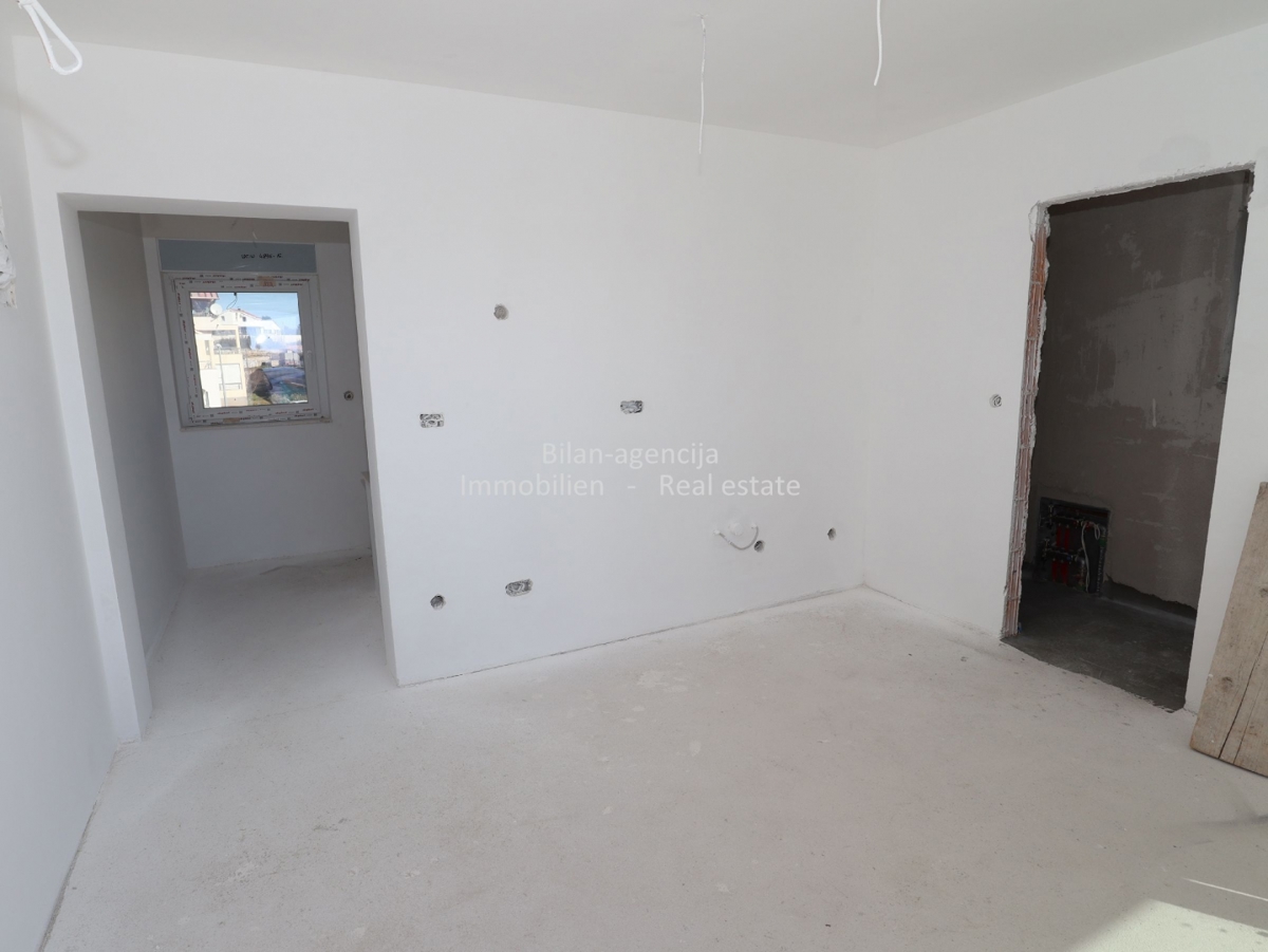 Novo stanovanje s pogledom na morje, strešna terasa