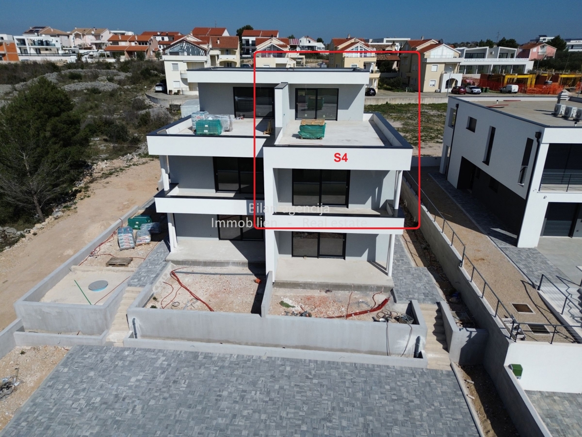 Novo stanovanje s pogledom na morje, strešna terasa