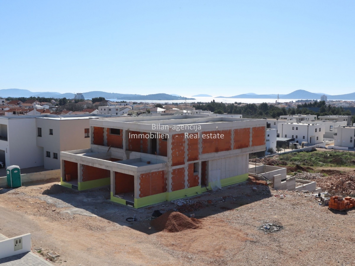 Novo stanovanje s pogledom na morje, strešna terasa