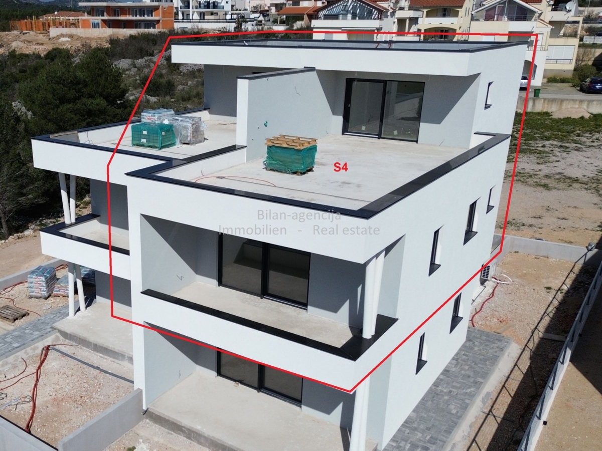 Novo stanovanje s pogledom na morje, strešna terasa