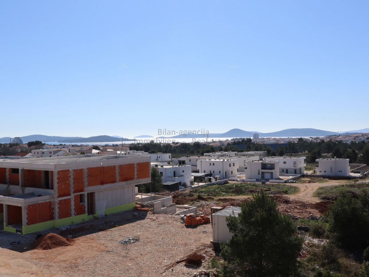 Novo stanovanje s pogledom na morje, strešna terasa