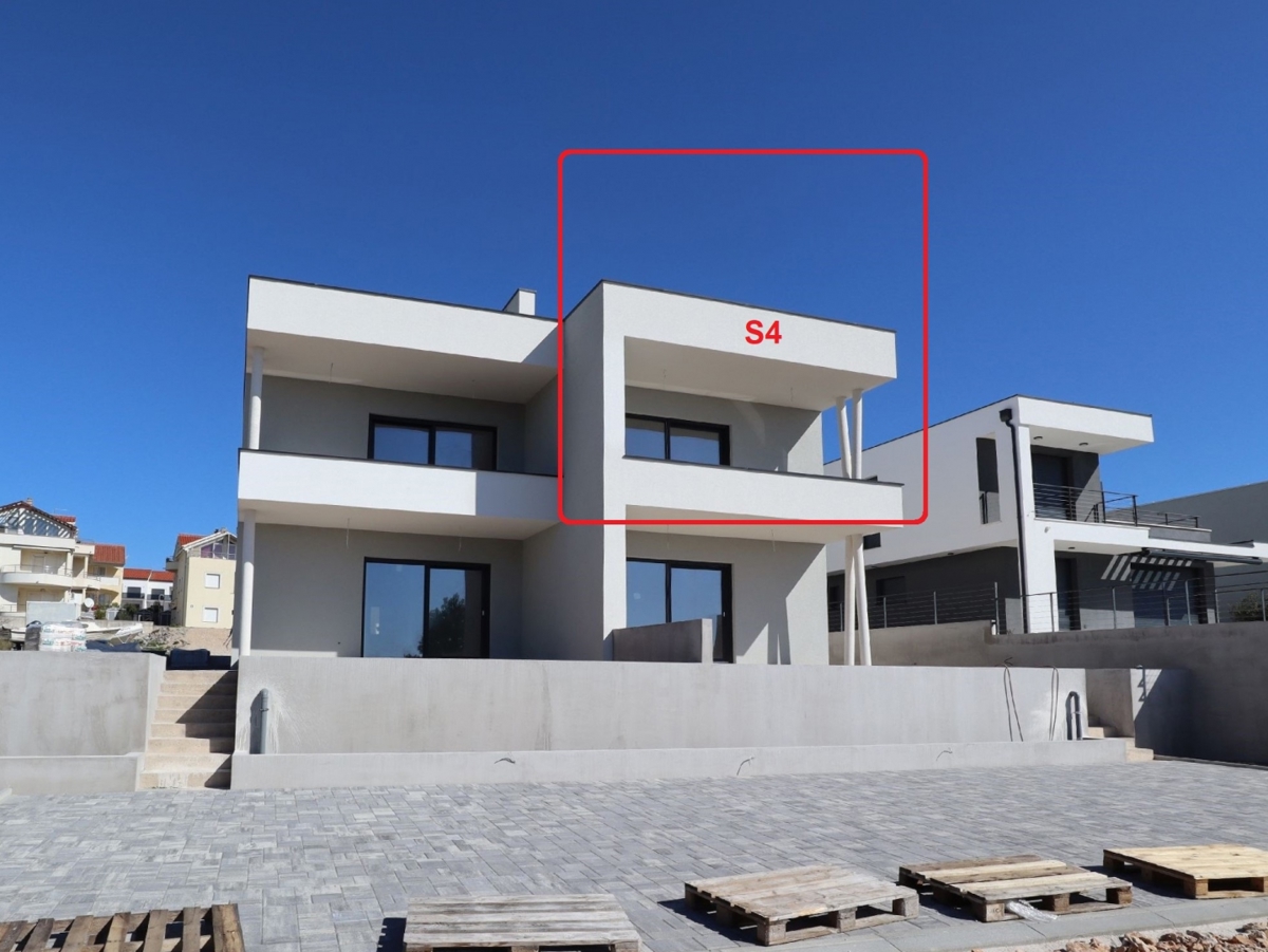 Novo stanovanje s pogledom na morje, strešna terasa