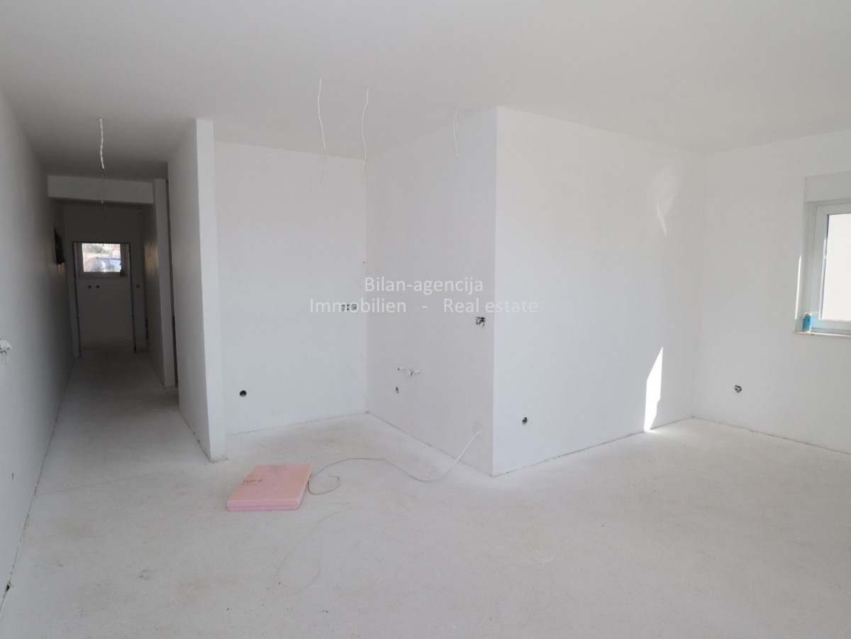 Novo stanovanje s pogledom na morje, strešna terasa