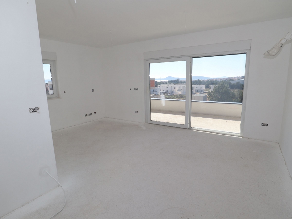 Novo stanovanje s pogledom na morje, strešna terasa